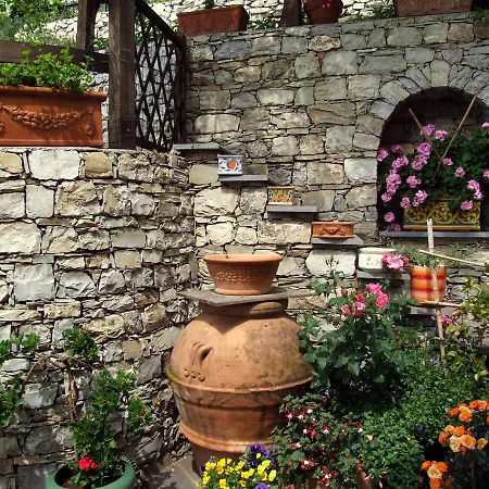 Alle Ortensie Blu Oda ve Kahvaltı Sesta Godano